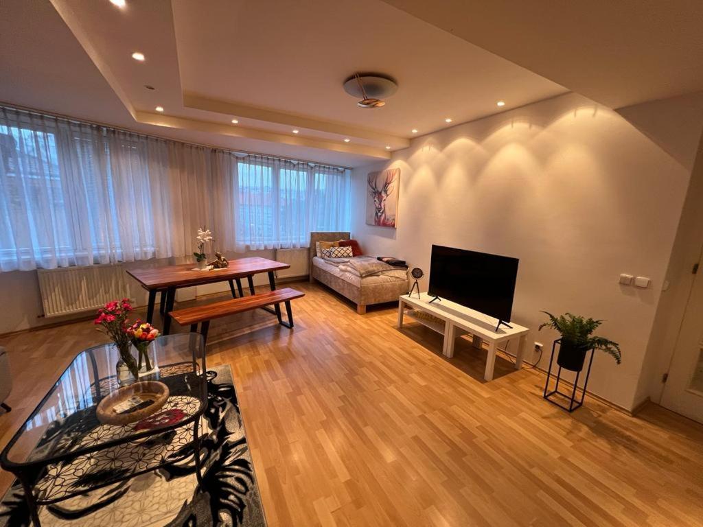 Iren Apartment Pressburg Exterior foto